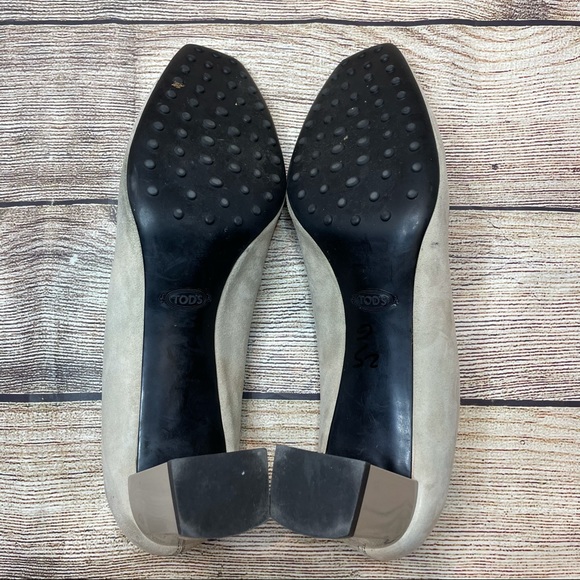 TOD'S Lingot Taupe Suede Pump - Picture 8 of 13